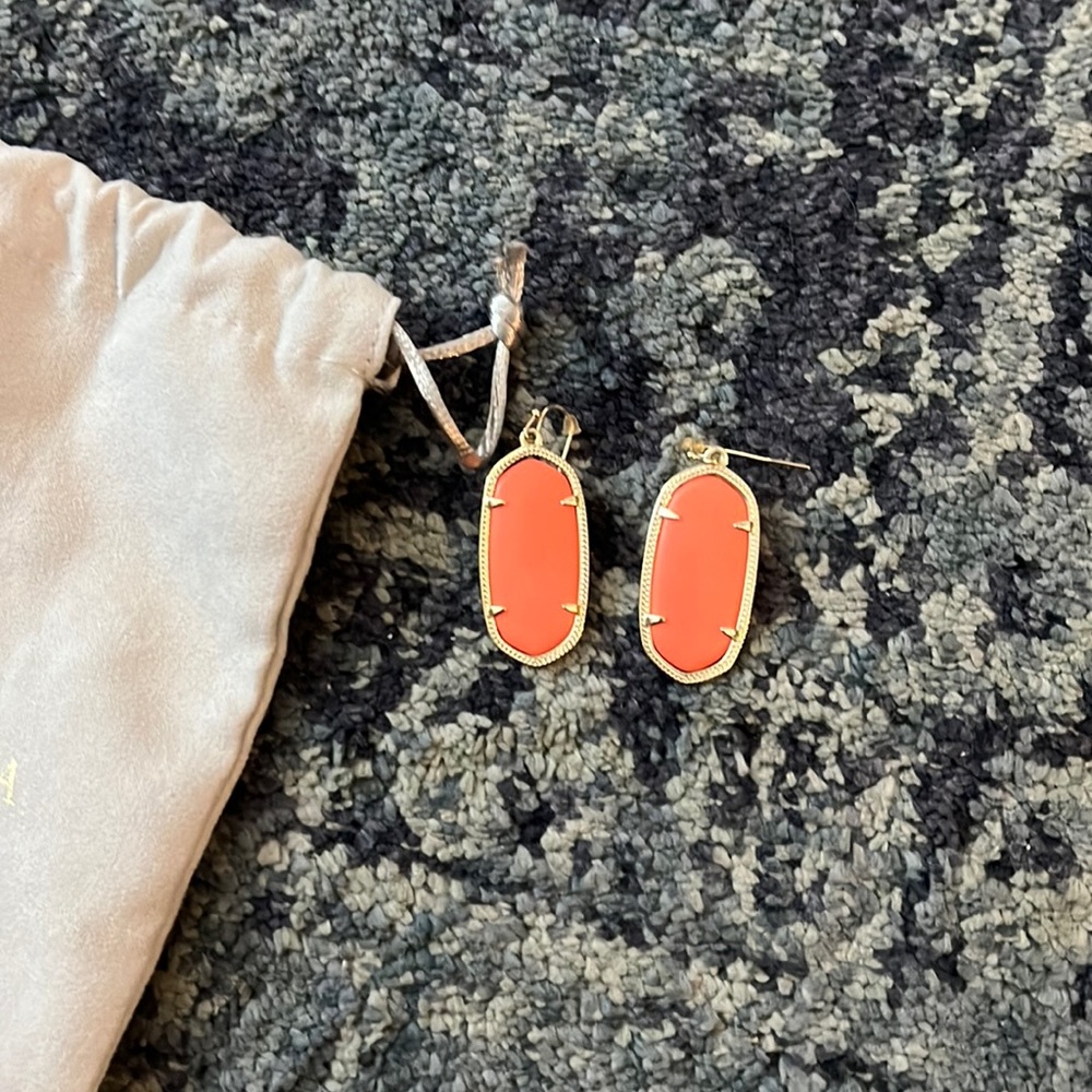 Kendra Scott Coral Elle Earrings